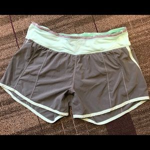 Lululemon Speed Short 4 inch inseam. Size 8